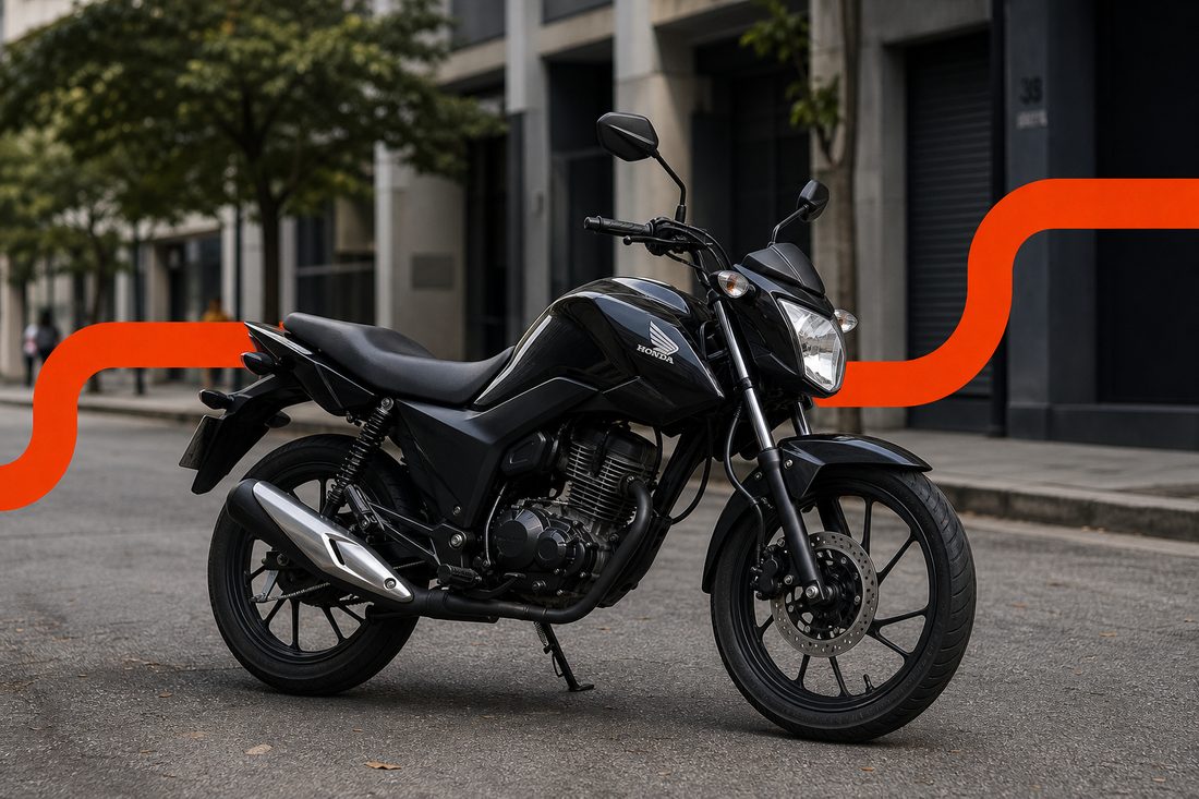 Motocicleta na rua com o percurso